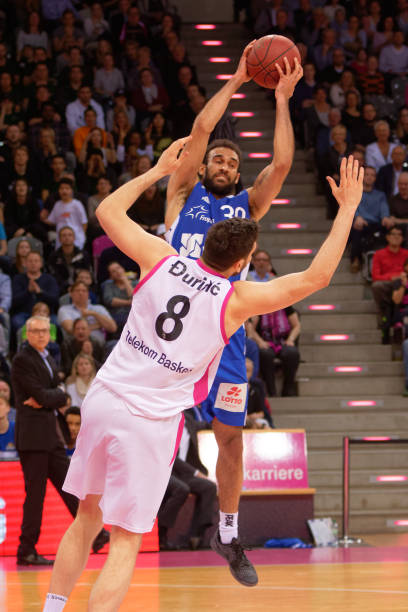 上都占据优 上都占据优