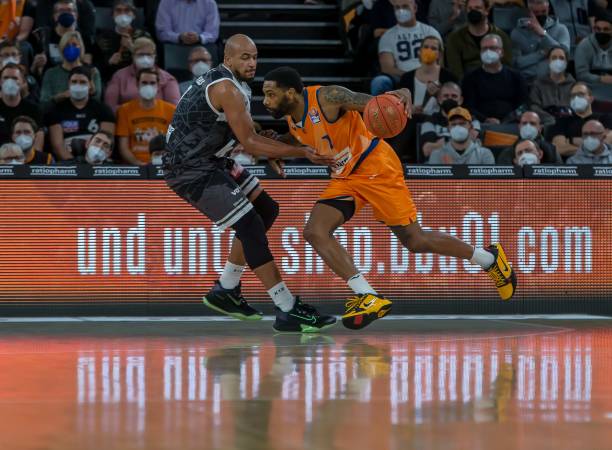 蓉城客场奏凯 徐正源满意球队表现 元敏诚：进球献给奶奶​