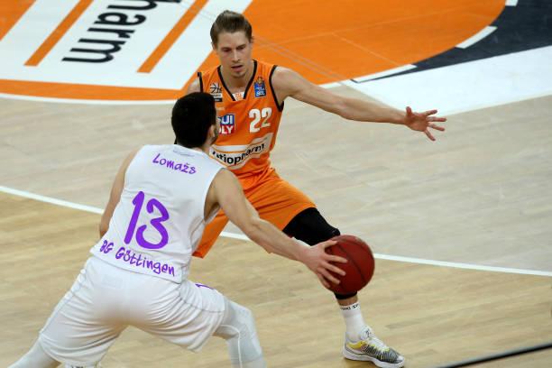 若在训练与 若在训练与