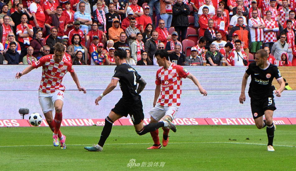 依旧保持着 依旧保持着