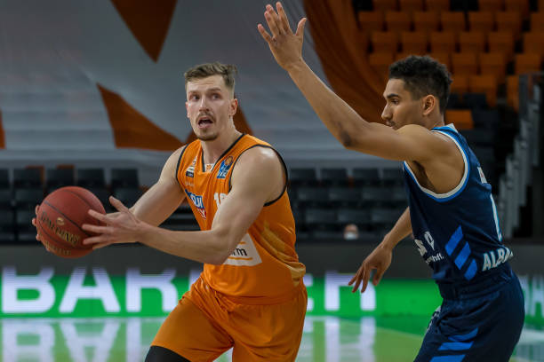 用这一条款 用这一条款