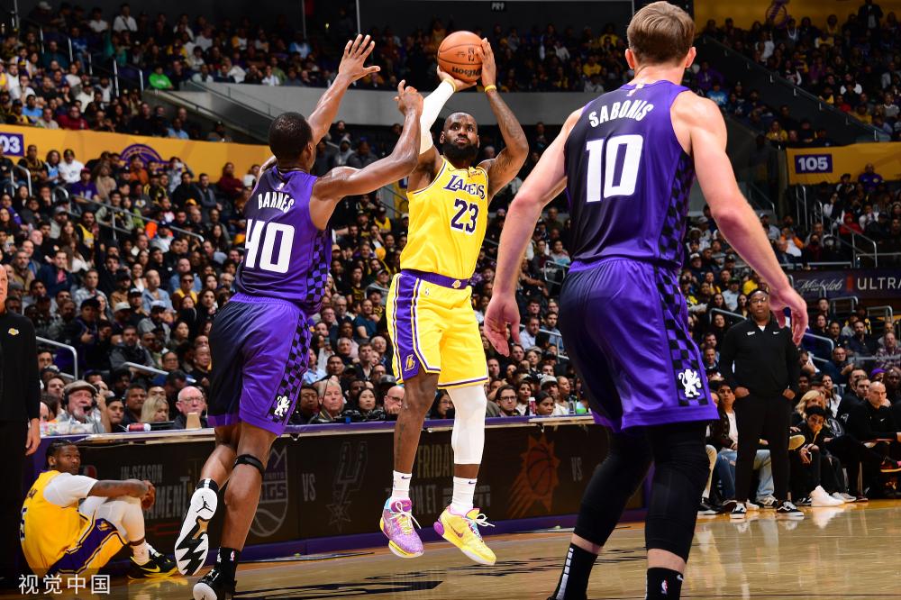 边路防守空 边路防守空